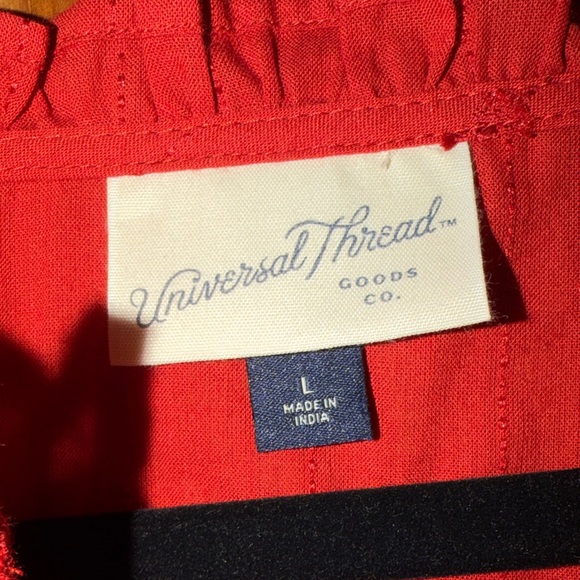 Women's Universal Threads Red Tunic Blouse with smocked front & 3/4 sleeves - Picture 2 of 4